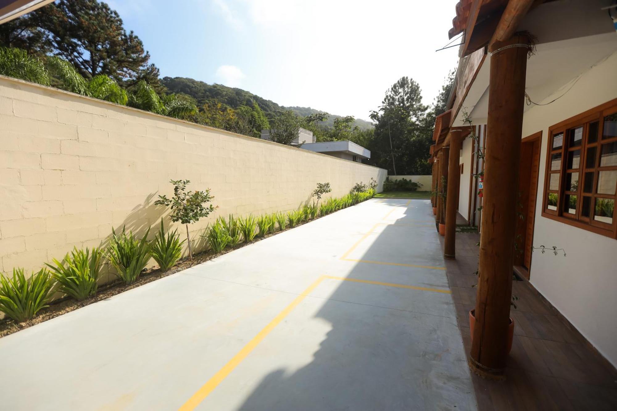 Estaleiro Com Charme - Ar, Churras E Pet Friendly Balneario Camboriu Exterior photo
